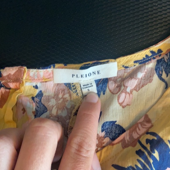 Flowy Florql Top - Picture 2 of 4